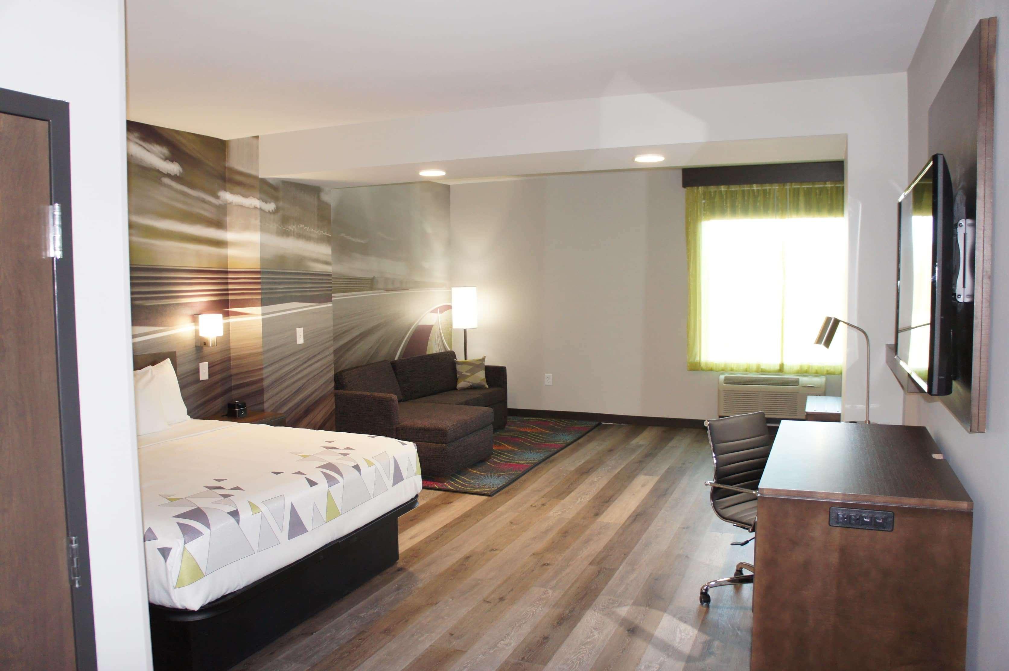La Quinta Inn & Suites By Wyndham Браселтон Экстерьер фото