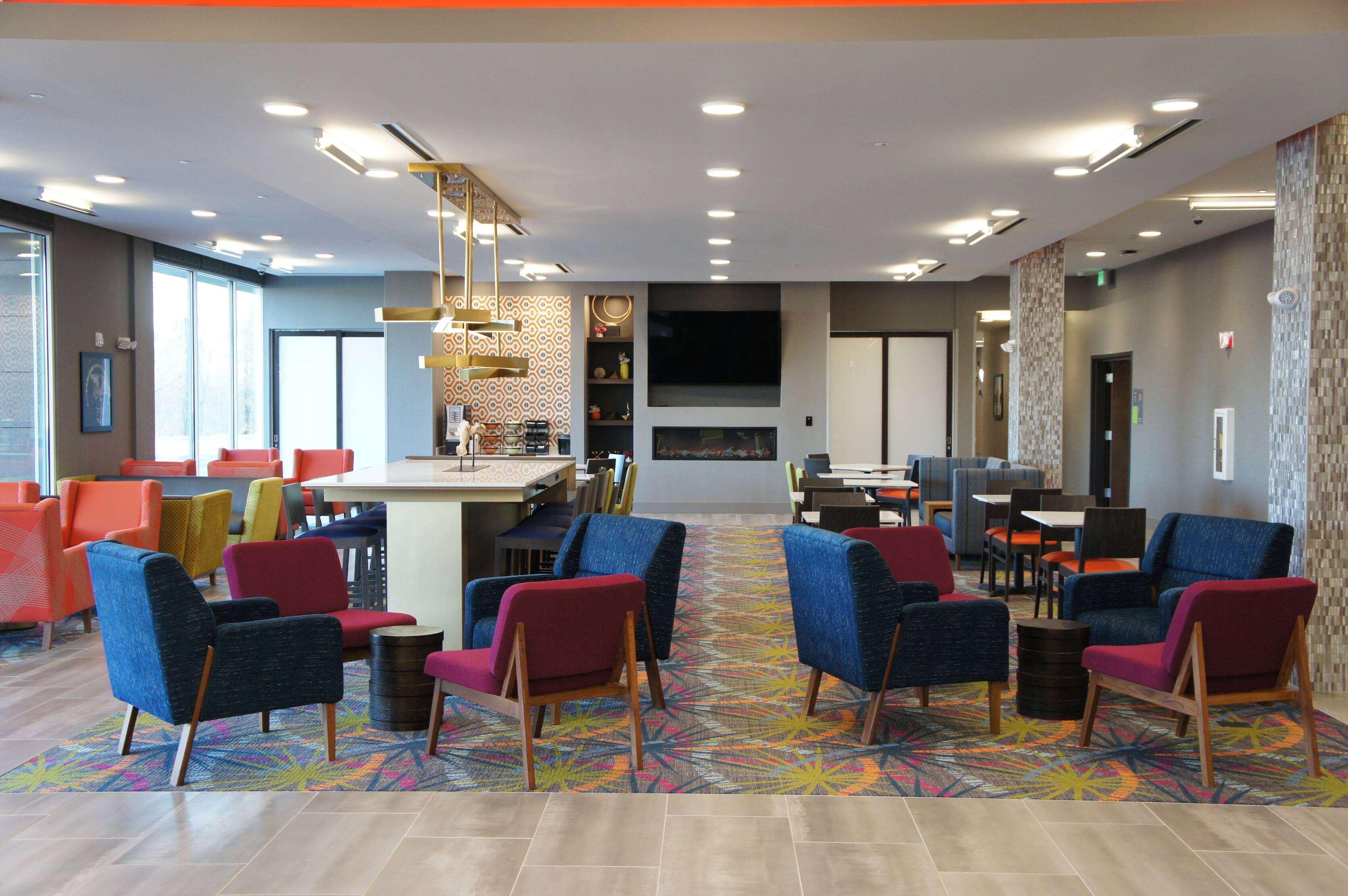 La Quinta Inn & Suites By Wyndham Браселтон Экстерьер фото