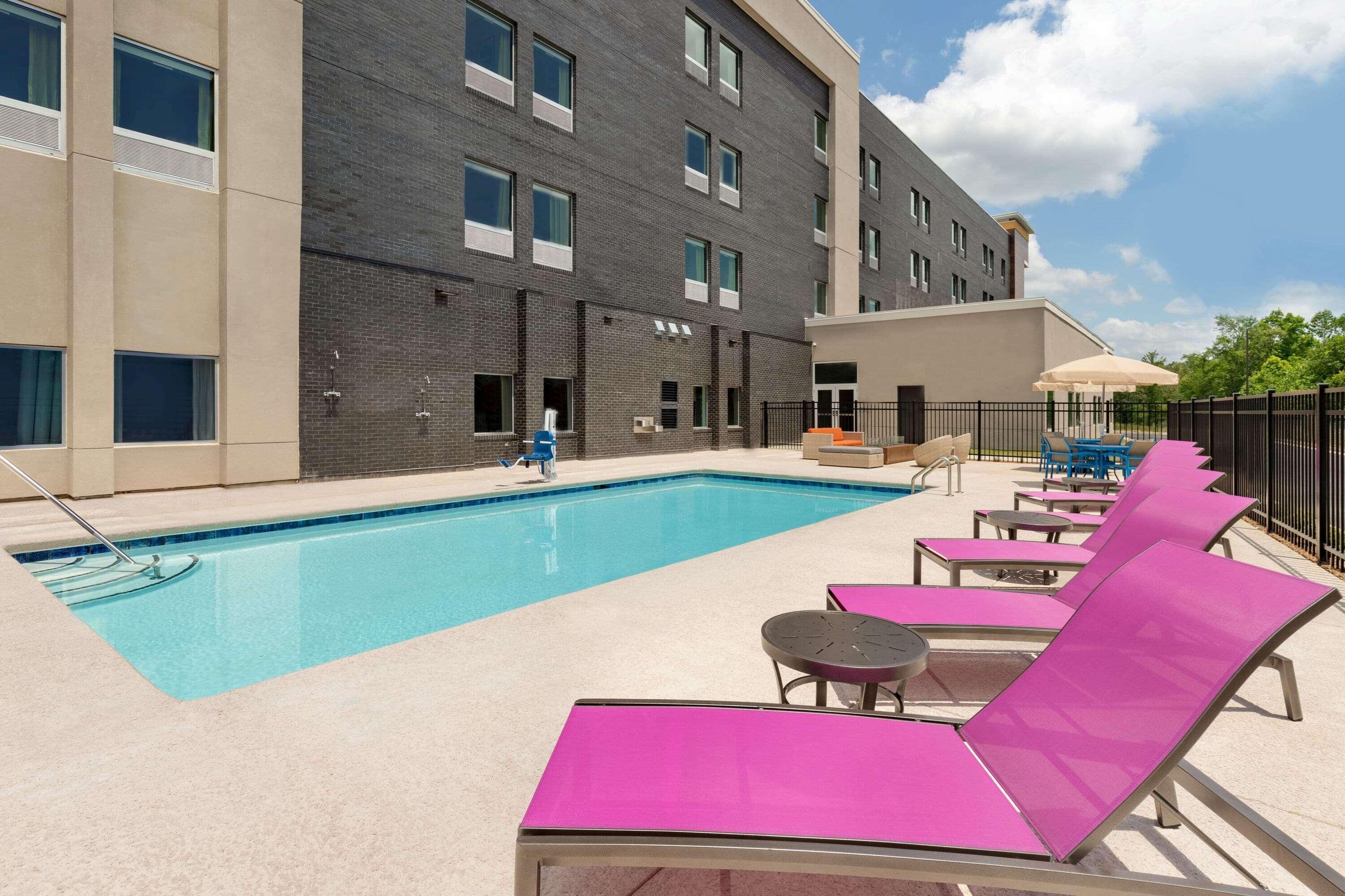 La Quinta Inn & Suites By Wyndham Браселтон Экстерьер фото