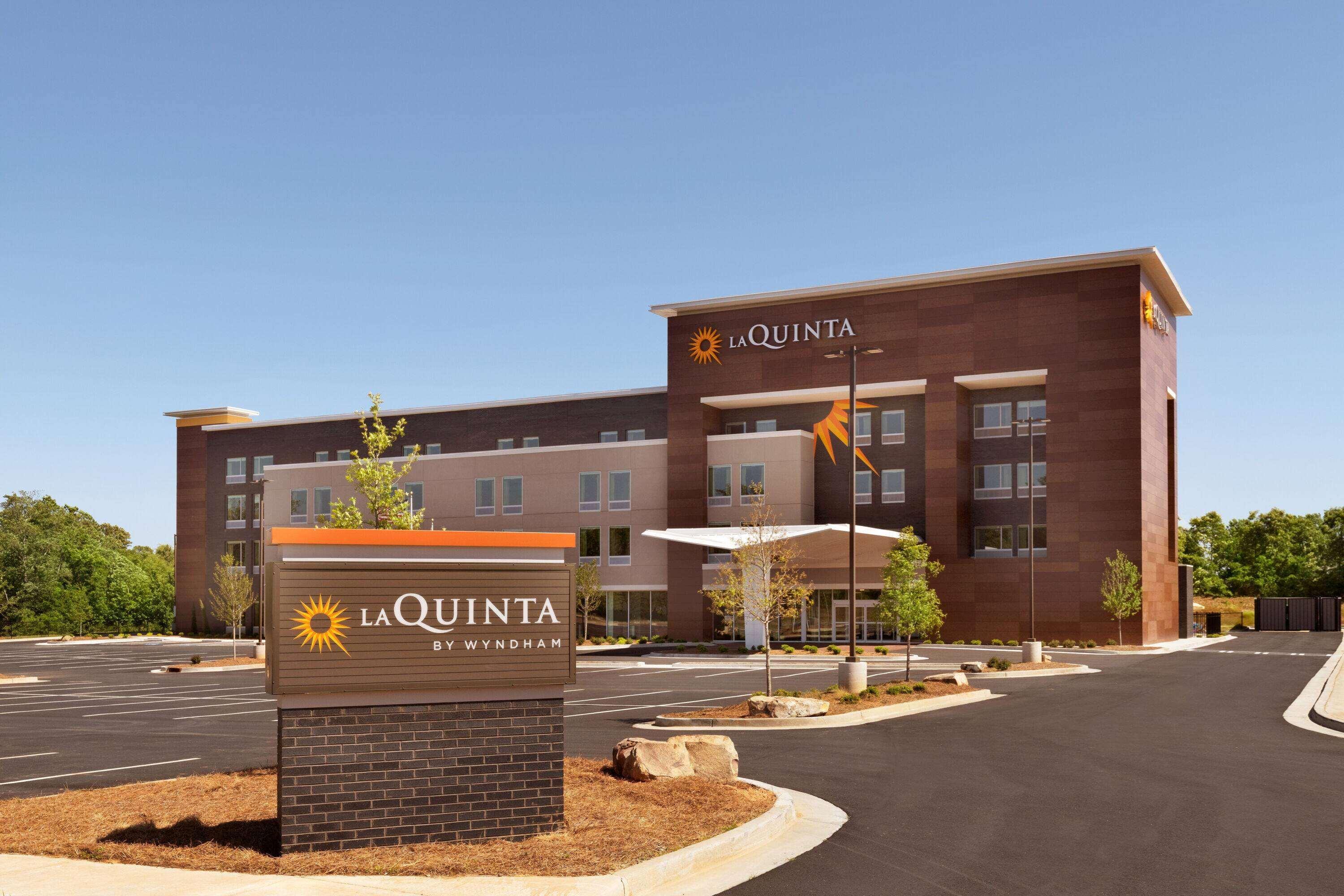 La Quinta Inn & Suites By Wyndham Браселтон Экстерьер фото