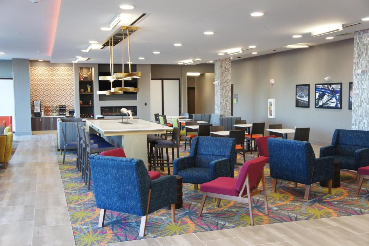 La Quinta Inn & Suites By Wyndham Браселтон Экстерьер фото