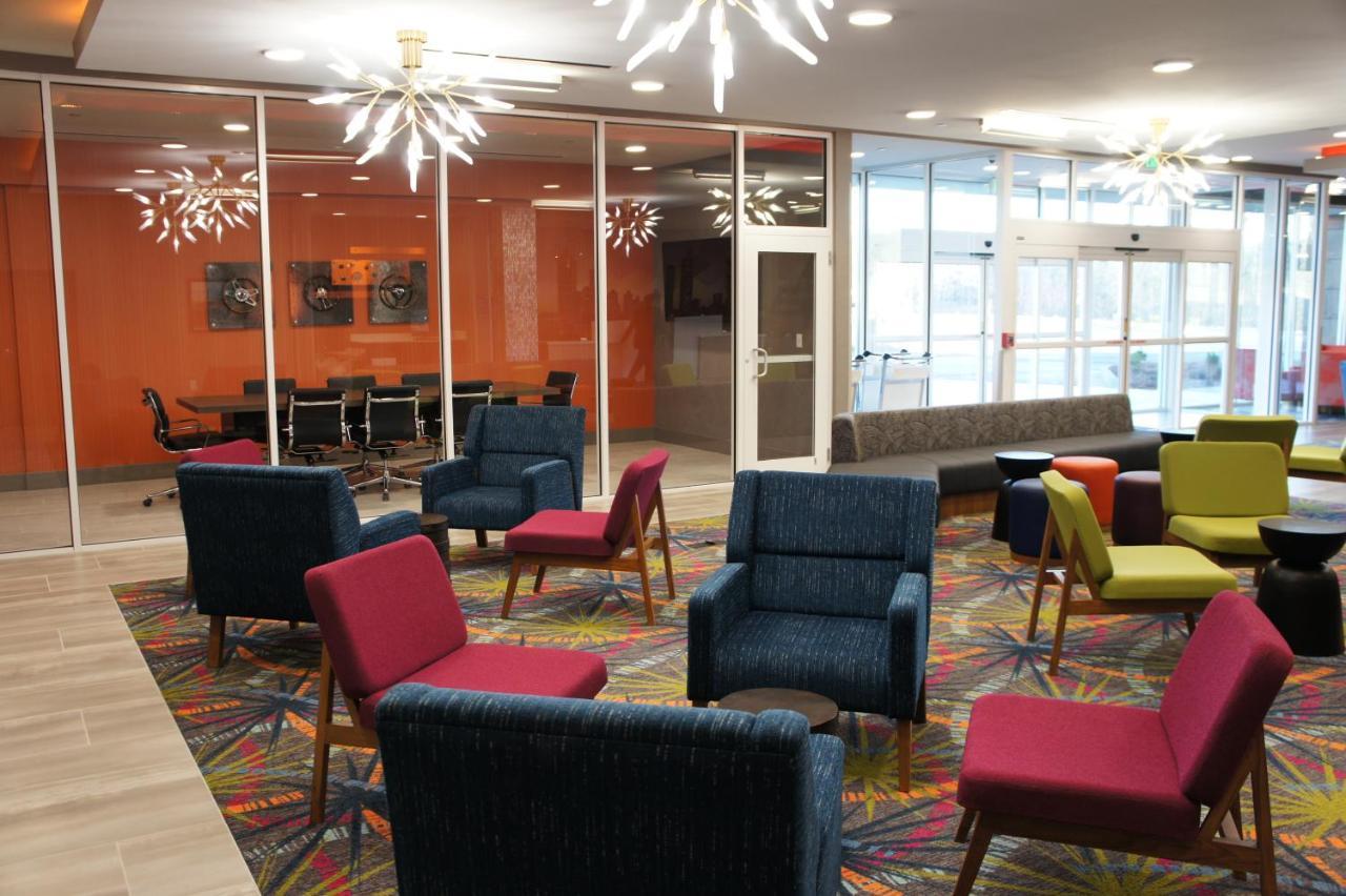 La Quinta Inn & Suites By Wyndham Браселтон Экстерьер фото