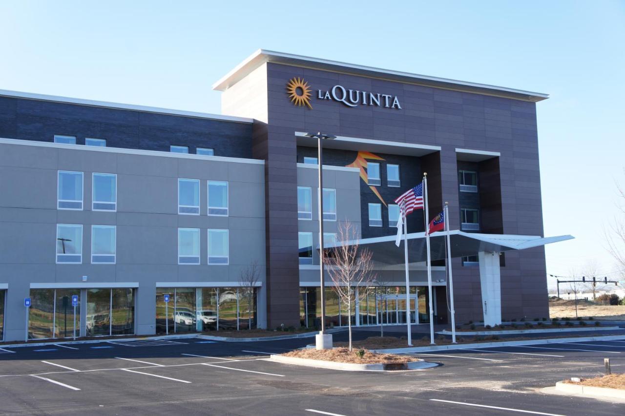 La Quinta Inn & Suites By Wyndham Браселтон Экстерьер фото