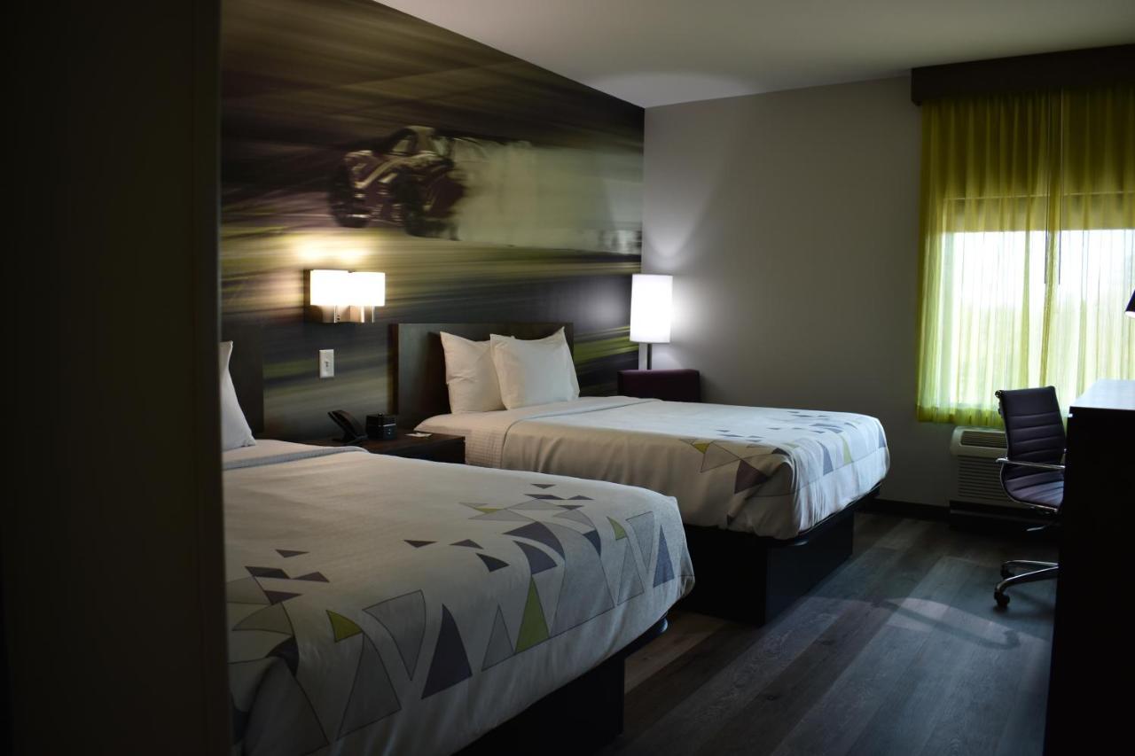 La Quinta Inn & Suites By Wyndham Браселтон Экстерьер фото