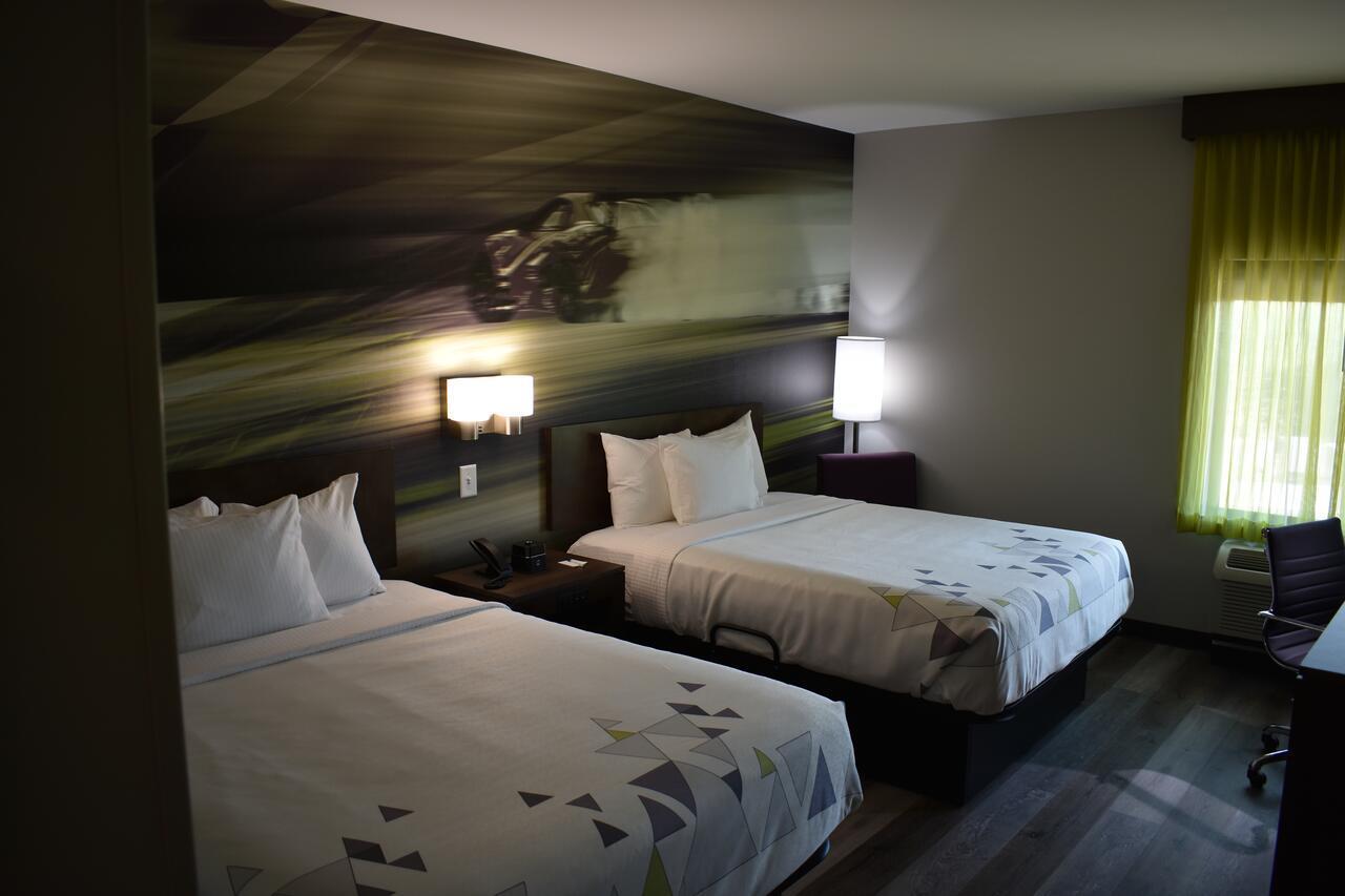 La Quinta Inn & Suites By Wyndham Браселтон Экстерьер фото